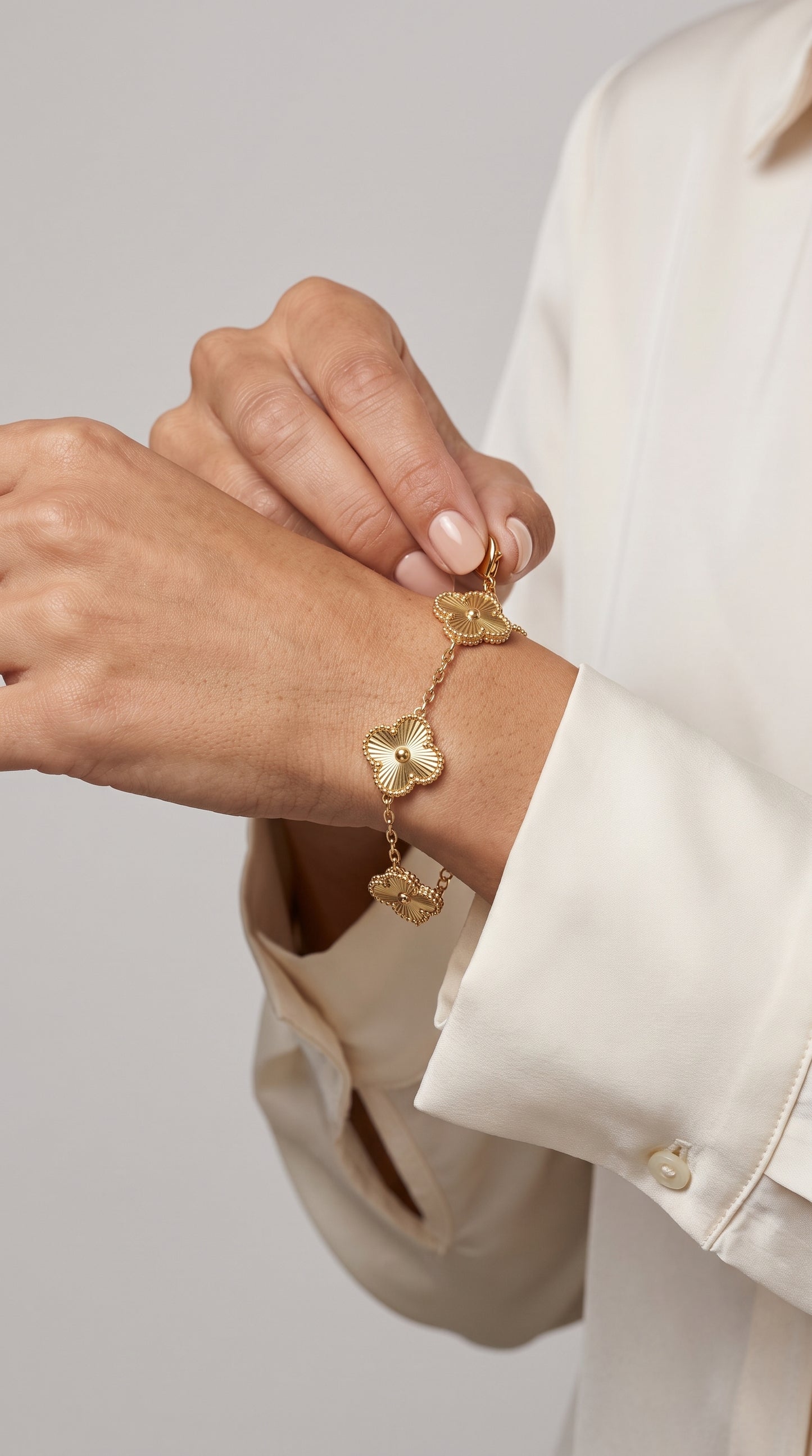 MINA - Klavertje Goudkleurige Armband